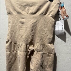 Memoi Beige Shapewear Bodysuit ✨